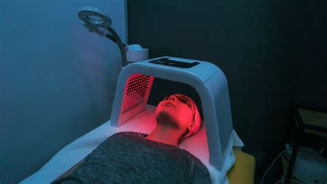 Using an Infrared Light for Healing 的图像结果