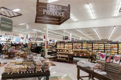 Kent’s Celebrates Re-Opening in Roy - Associated Food Stores