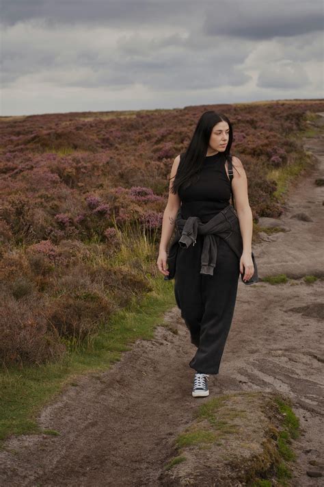 Foto profissional gratuita de andando, andarilho, ao ar livre ...