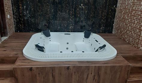 Jacuzzi Bathtub in Delhi | Hot Tub & Jacuzzi Tubs Near You