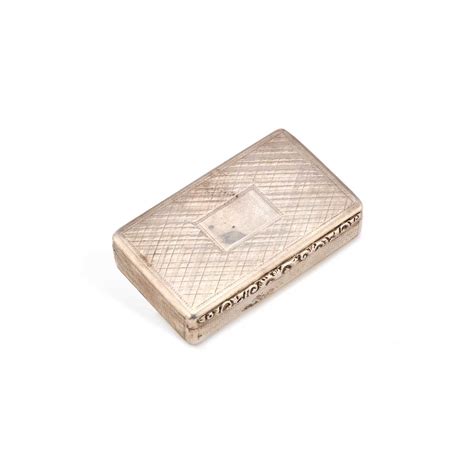 Lot 731 - AN EARLY VICTORIAN SILVER SNUFF BOX