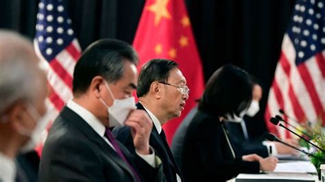 中美高层对话开场，王毅认为“气氛谈不上紧张” - 哔哩哔哩