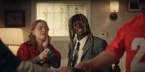 Aubrey Plaza Ritz Commercial 的图像结果