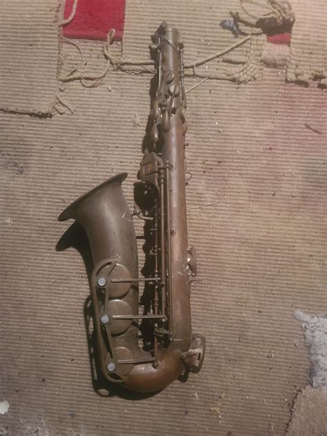 Does anyone know what kind of sax this is? : r/saxophone