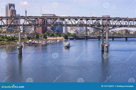Veiw on Downtown Portland from Tilikum Crossing Editorial Photography ...