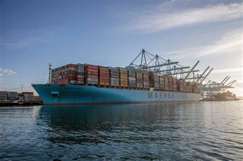 APM Terminals Sets Single Vessel Cargo Record at Port of Los Angeles ...