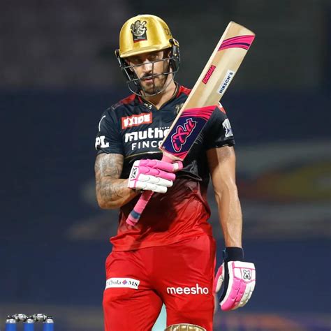 "What Equipment Does Faf Du Plessis Use in International and IPL Crick ...