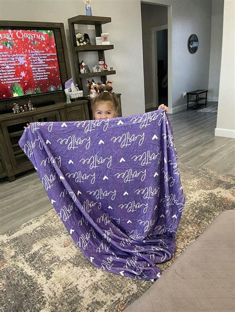 Lofaris Personalized Name Fleece Blanket for Gift | Personalized ...