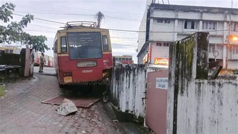 Driverless KSRTC bus breaks through Press Club wall in Kottayam ...