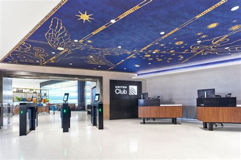 United Has 4 Lounges at Newark Airport—Which One Is the Best? | Condé ...