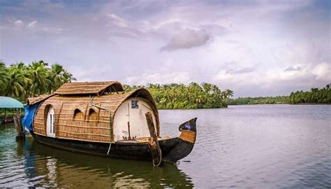 Top 15 Kumarakom Houseboats For Luxury Stay On Backwaters In 2026