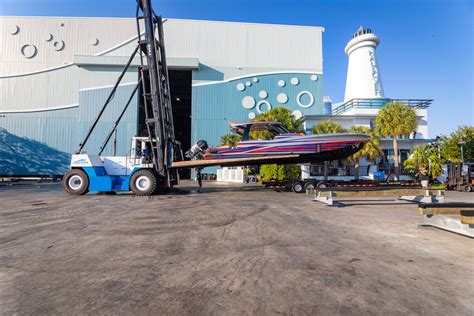 Boat Service, Boat Repairs, Boat Launch | Haulover Marine Center