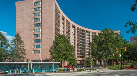 Crystal Place Apartments in Crystal City - 1801 Crystal Dr ...
