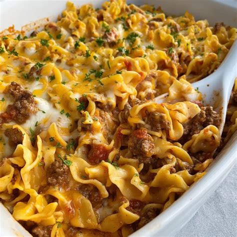 6-Layer Cheesy Beef and Pasta Casserole Recipe