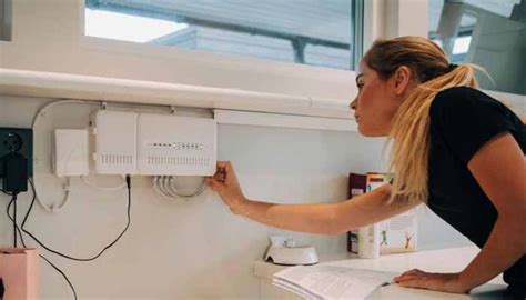 How Wireless Router Works 的图像结果