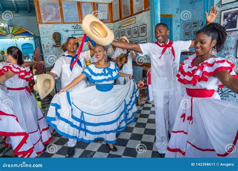 Traditional Cuban Dancers