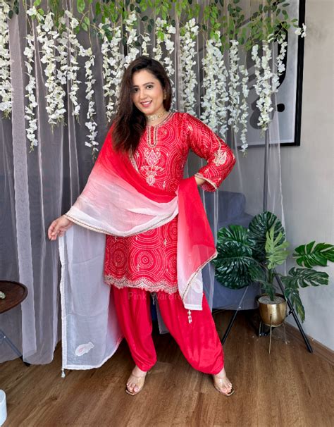 Indian traditional dresses for women in India at Pink Wardrobe Vadodara