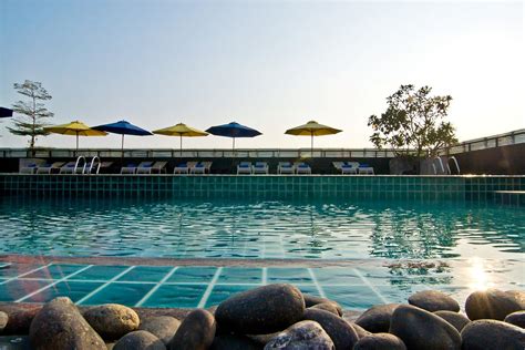 RASHMI'S THE PLAZA VIENTIANE - Hotel Reviews, Photos, Rate Comparison ...