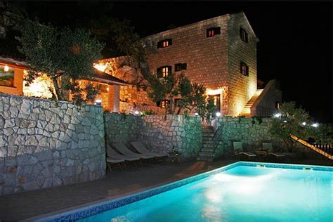 Villa Stolovi**** - Villas & holiday homes in South Dalmatia | CROATIA ...
