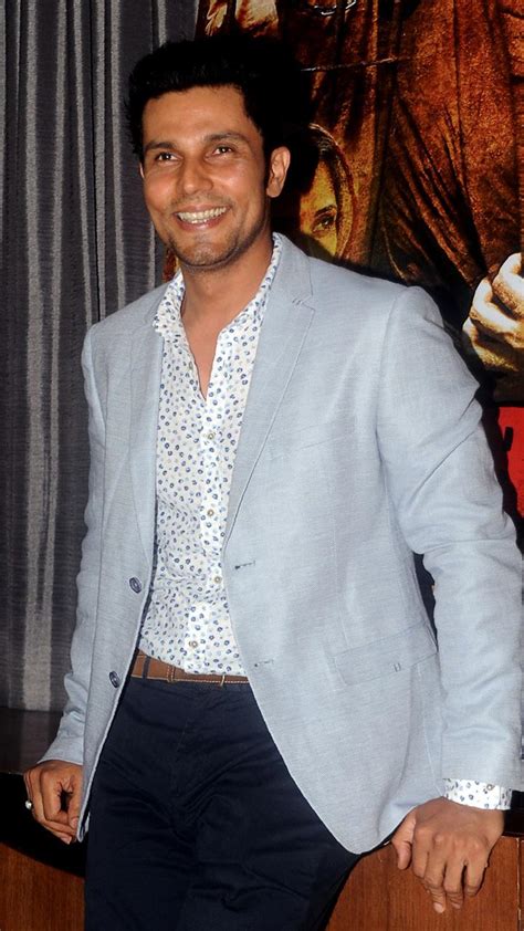 Randeep Hooda Joins Khalsa Aid To Provide Oxygen Concentrators To COVID ...