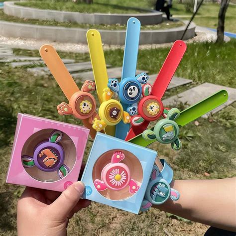 Spinner LED rakhi – Babble Wrap