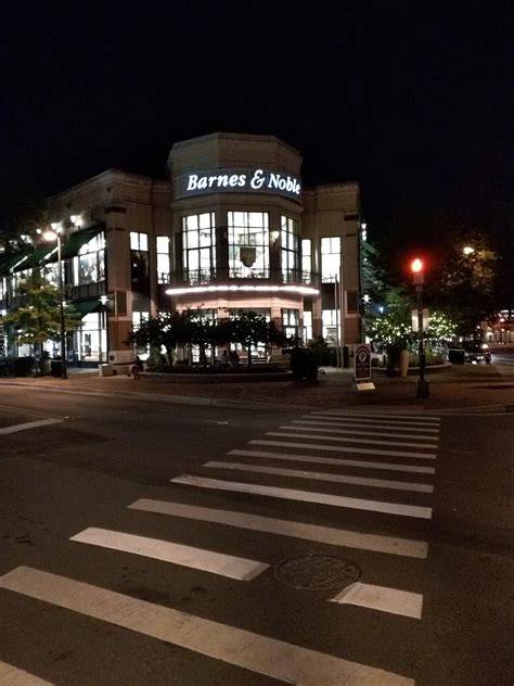 Robert Dyer @ Bethesda Row: Barnes & Noble closing at Bethesda Row