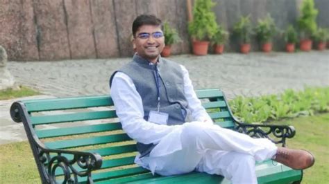 IAS Anshuman Raj studied under kerosene lamp, cracked UPSC without coaching