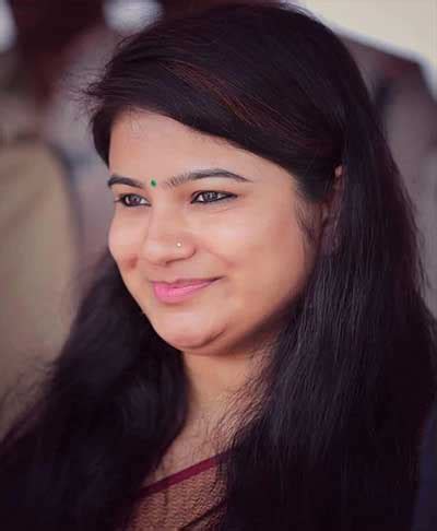 एसडीएम ने पीपीई किट पहनकर कोविड आईसीयू में भर्ती मरीजों से मुलाकात कर ...