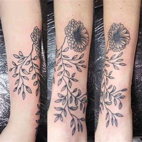 Aster flower tattoo meaning - Calaverastattoos.com