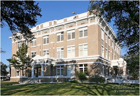 Kleberg County Courthouse - Kingsville, Texas - Photograph Page 1