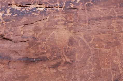 gjhikes.com: Sand Island Petroglyphs
