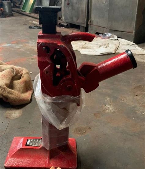Hydraulic Jack - Low Lift Jack 100 Tons Manufacturer from Kolkata