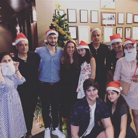 Family-oriented actor Akshay Kumar celebrates Christmas with wife ...