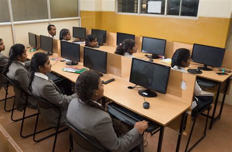 Laboratories | VET First Grade College, Jp Nagar