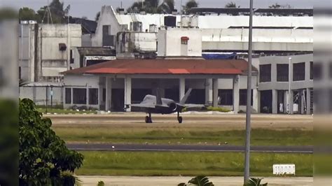 ₹920 crore UK's F-35B Fighter Jet Stranded in Kerala After Emergency ...