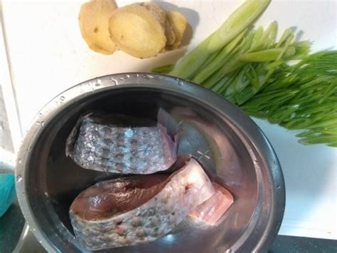 麻油乌鱼汤的做法_麻油乌鱼汤怎么做_麻油乌鱼汤的家常做法_陈永平【心食谱】