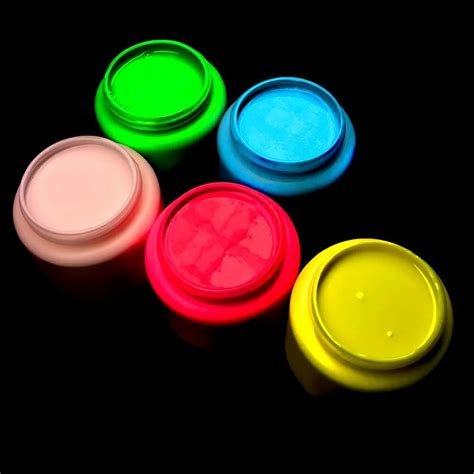 Fluorescent Paint - Fluorescent Radium Paint Manufacturer from Ambala