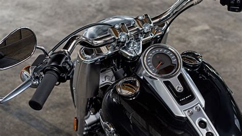 Harley-Davidson Fat Boy 2018 107 Bike Photos - Overdrive