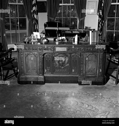 President at Desk 的图像结果