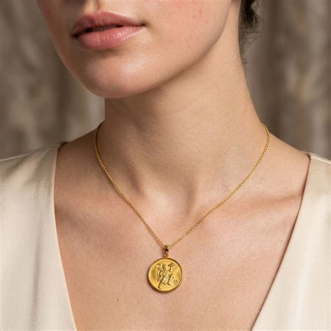 Renu Yellow Gold Hanuman Ji Coin Pendant for Men And Women Online ...