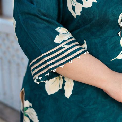 Buy Plus Size Kurtas for Women | Meera Plus Size