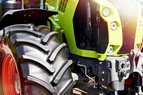 Tractor Machine 的图像结果