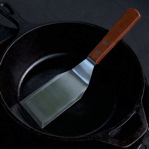 Best Cooking Utensils For Cast Iron - Cully's Kitchen