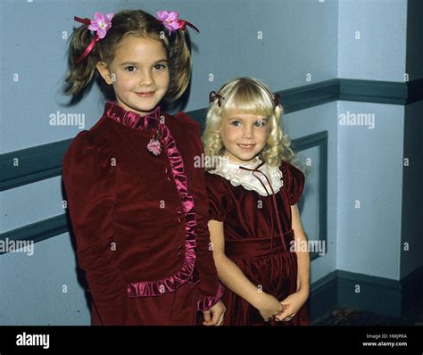 Drew Barrymore and Heather O'Rourke pictured by Nancy Barr Stock Photo ...