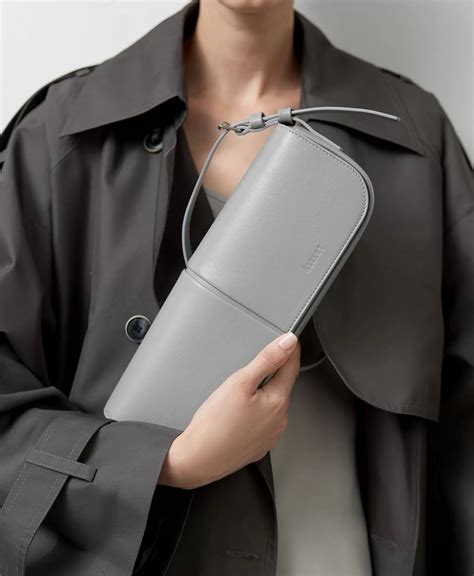 СУМКА-БАГЕТ LINE , пол: Женский, цвет: storm grey, размер: 300х120х055 ...