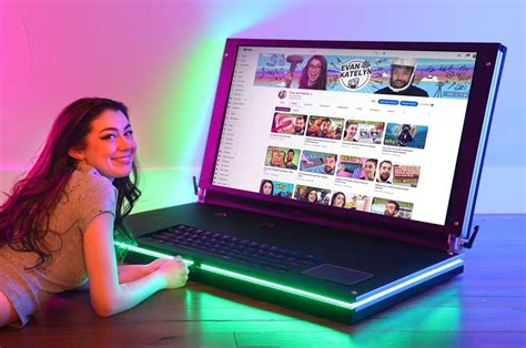 Biggest Laptop in the World 的图像结果