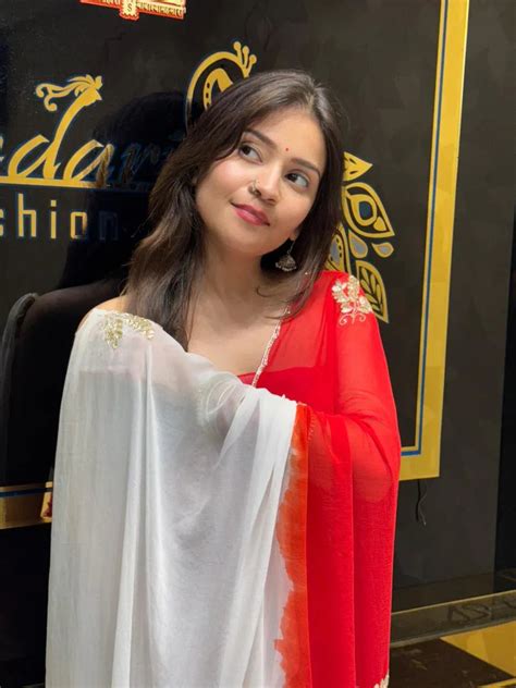 Stylish Red And White Saree | Sundari Fashion Kota