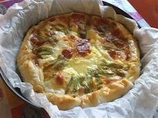 torta salata con fiori di zucca torta salata con scamorza e fiori di zucca ricettario di torta salata con fiori di zucca torta salata con scamorza e fiori di zucca ricettario di