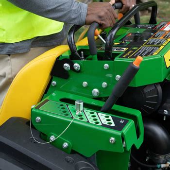 Commercial Mowers | QuikTrak™ Q850R Stand-On Mowers | John Deere US