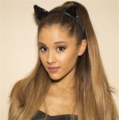 Celebrity Ariana Grande - Weight, Height and Age